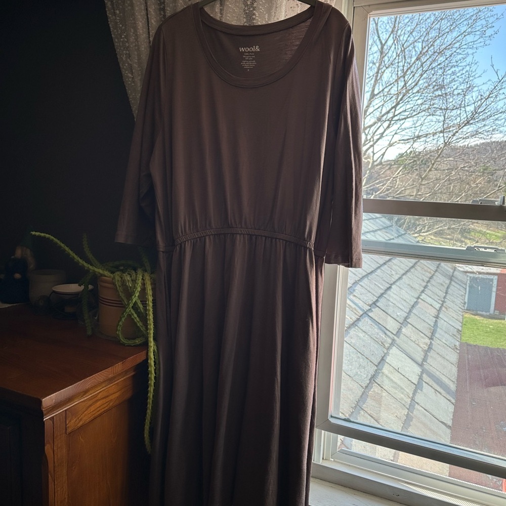 Purple Sheath Dress with 3/4 Sleeves and Scoop Neck